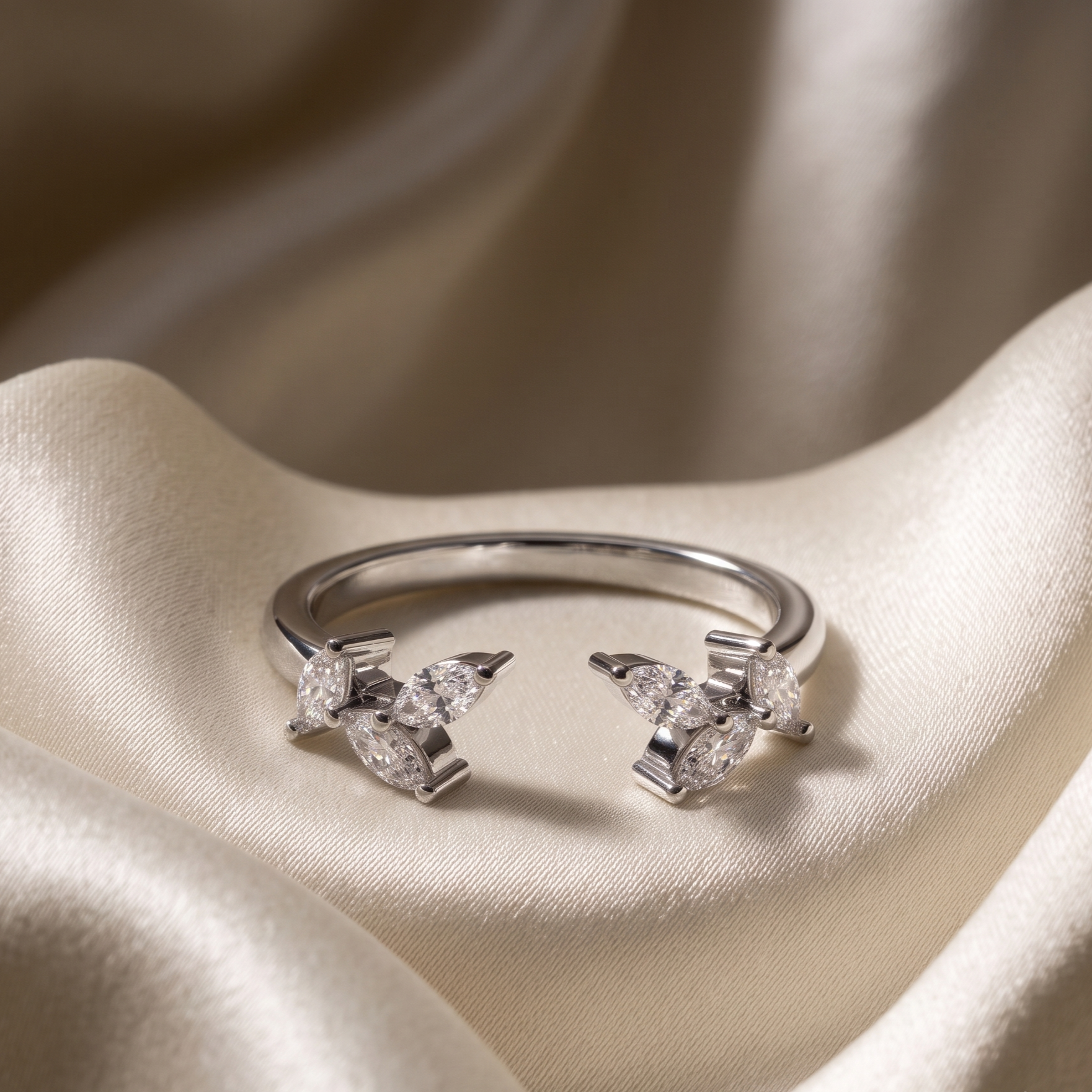 TRYNDI Love Clover Ring